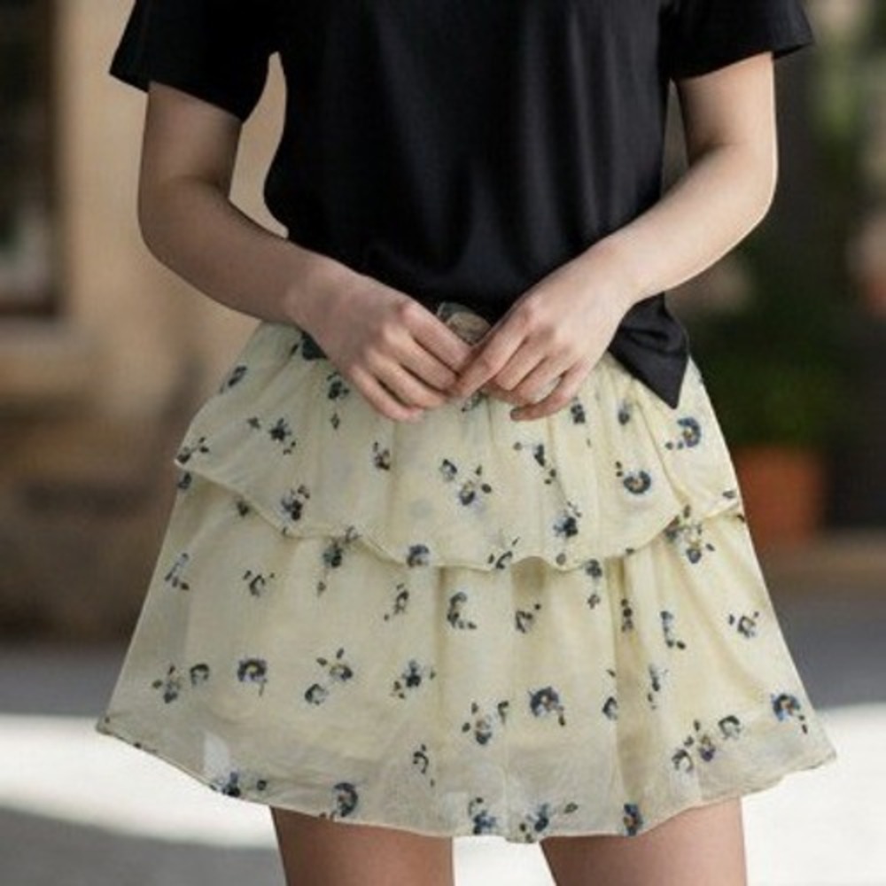 Universal Thread Floral Tiered Ruffle Mini Skirt Cream Blue Orange Size M
